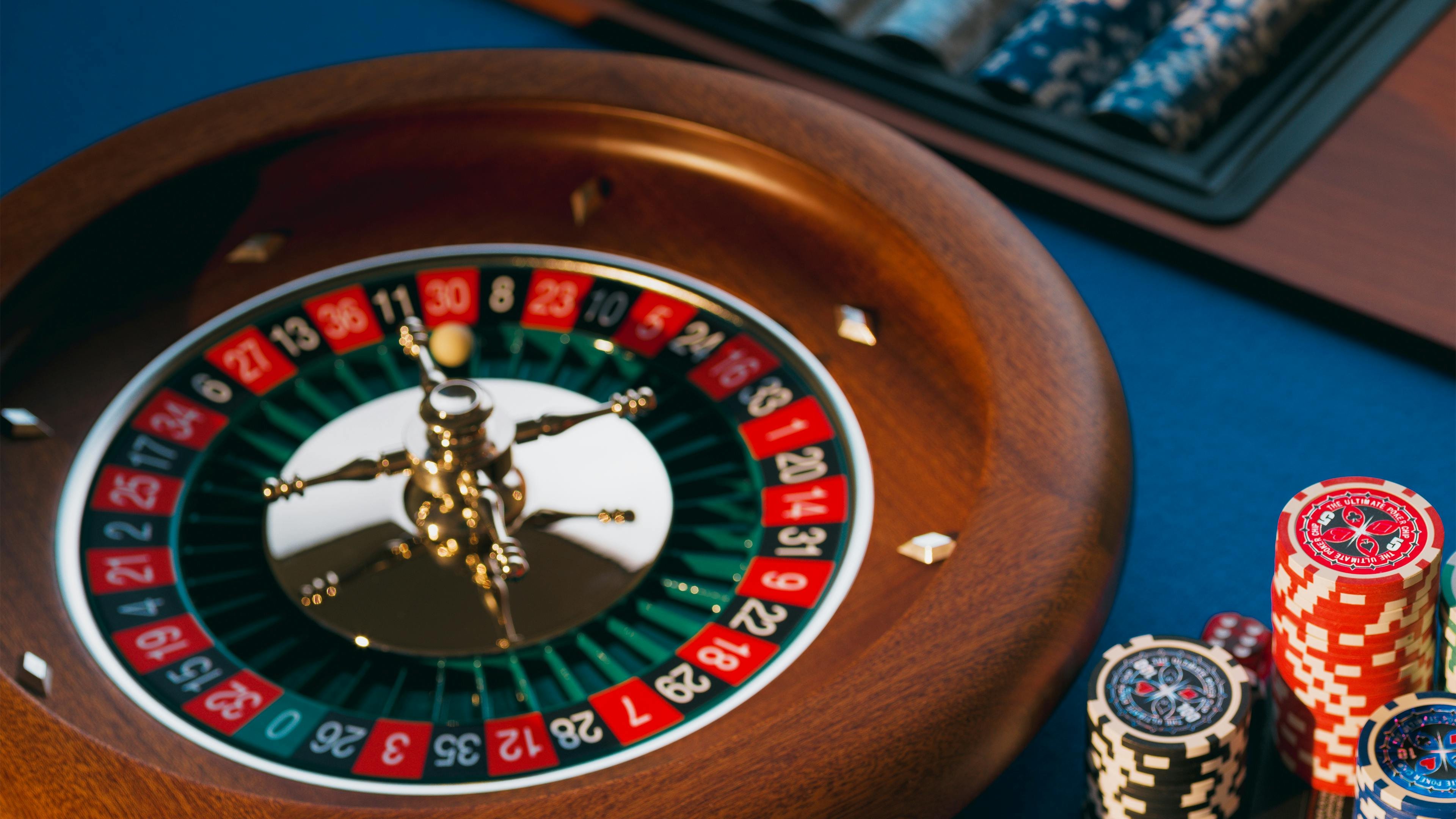 Live Betting interface တွင် ဘောလုံးပွဲ real-time odds ကြည့်ရှုနေသောမြင်ကွင်း